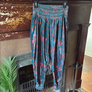 Free People Floral Patterned Velvety Harem Pants
